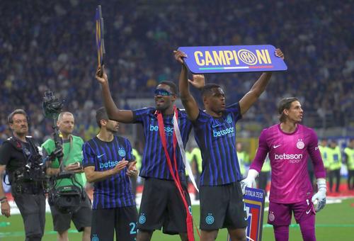 Denzel Dumfries se transferă la Real Madrid // foto: Getty Images