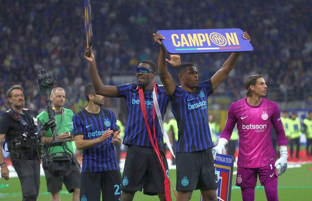 Real Madrid face primul transfer al verii » Acord total cu fotbalistul lui Chivu
