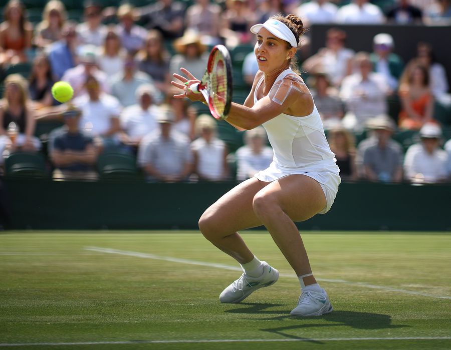 Mihaela Buzărnescu a fost singura jucătoare care i-a luat un set Simonei Halep în 2019 la Wimbledon FOTO Guliver/GettyImages Mihaela Buzărnescu a fost singura jucătoare care i-a luat un set Simonei Halep în 2019 la Wimbledon FOTO Guliver/GettyImages