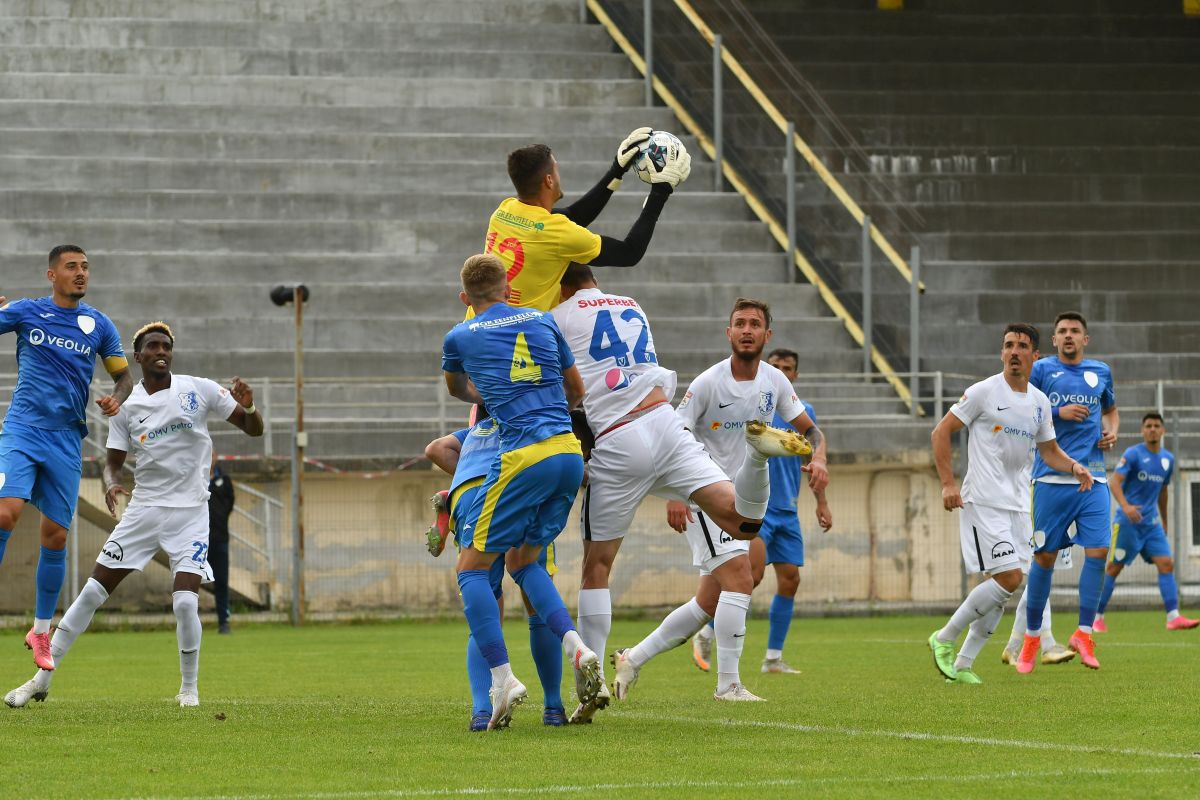 Farul lui Gică Hagi, două rezultate negative într-o singură zi