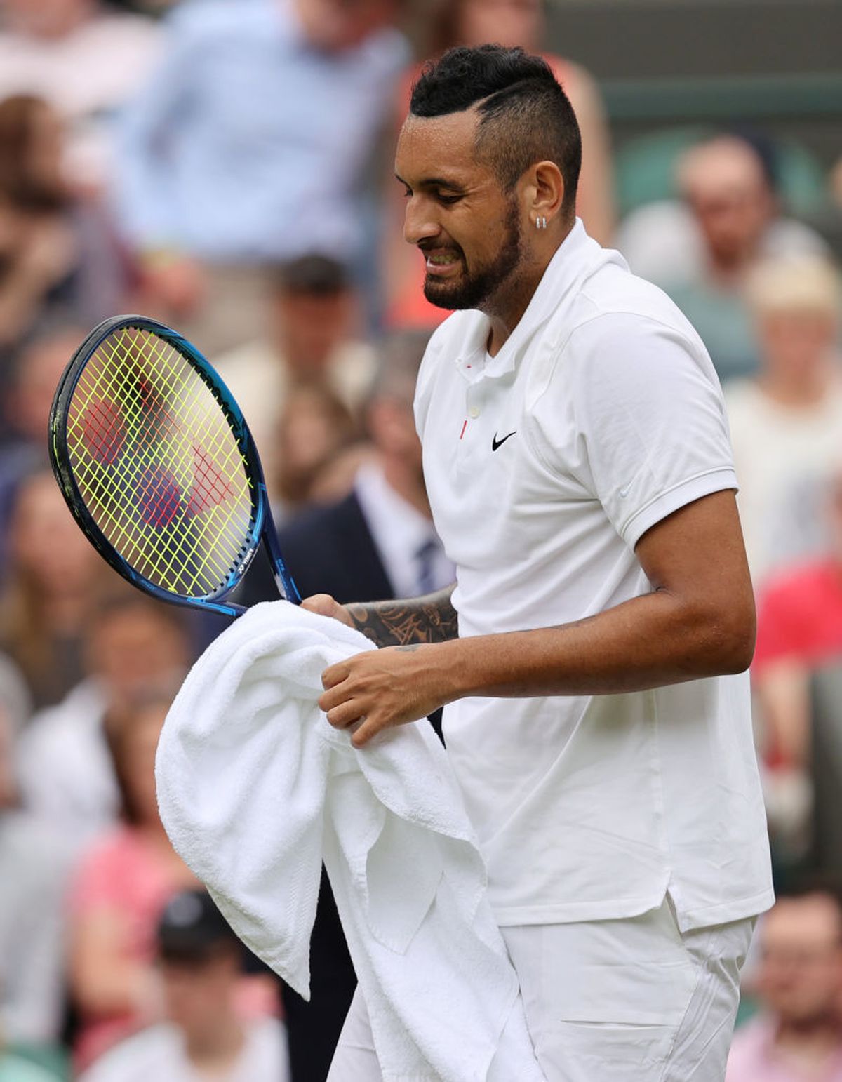 Și când se retrage, o face cu stil! Nick Kyrgios, one-man show la Wimbledon: „Arată mai bine decât mine”