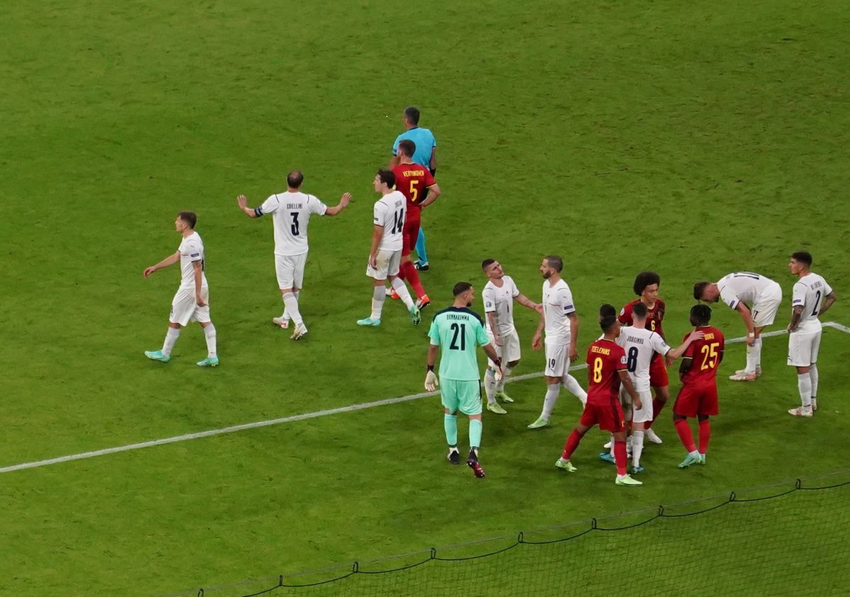 Cum au comentat legendele Gary Lineker și Alan Shearer simularea ajunsă virală a lui Immobile din meciul cu Belgia: „Este total stânjenitor”