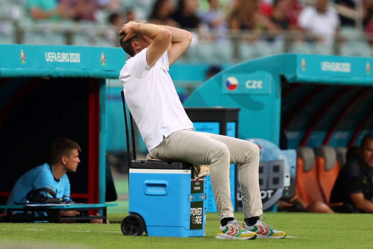 O legendă își scoate pălăria în fața naționalei Danemarcei: „Dumnezeule! Și-au văzut colegul suferind un stop cardiac!”