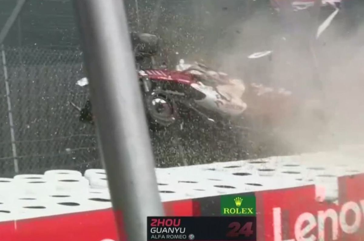 Accident înfiorător la Silverstone » Mașina lui Zhou s-a RĂSTURNAT și a fost luat cu targa! Primul mesaj al pilotului