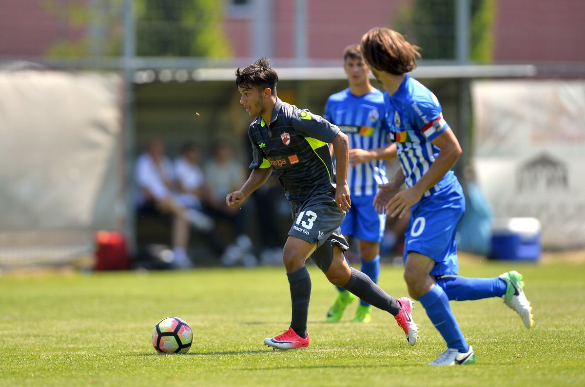 „Mi-am făcut curaj să scriu acest mesaj...” » Scrisoarea emoționantă a jucătorului alungat de Dinamo: „De ce nu am reușit? Aș răspunde în felul următor”