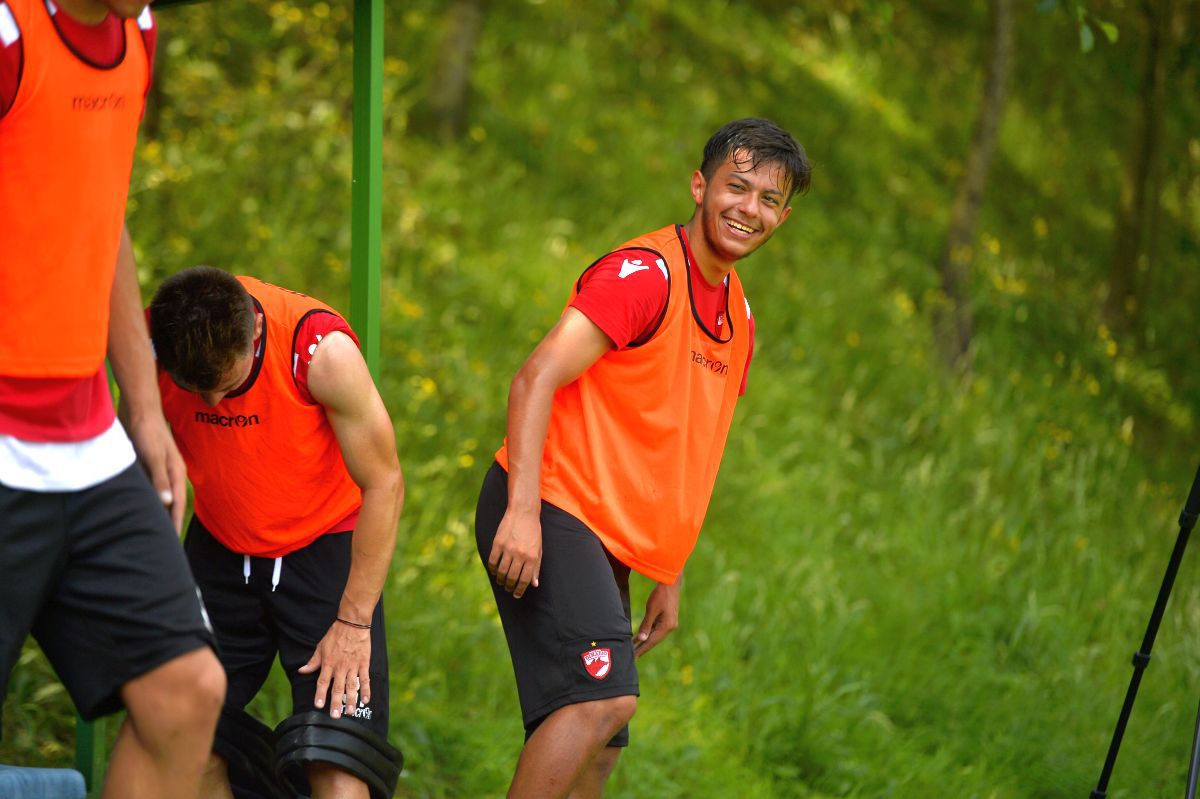 „Mi-am făcut curaj să scriu acest mesaj...” » Scrisoarea emoționantă a jucătorului alungat de Dinamo: „De ce nu am reușit? Aș răspunde în felul următor”