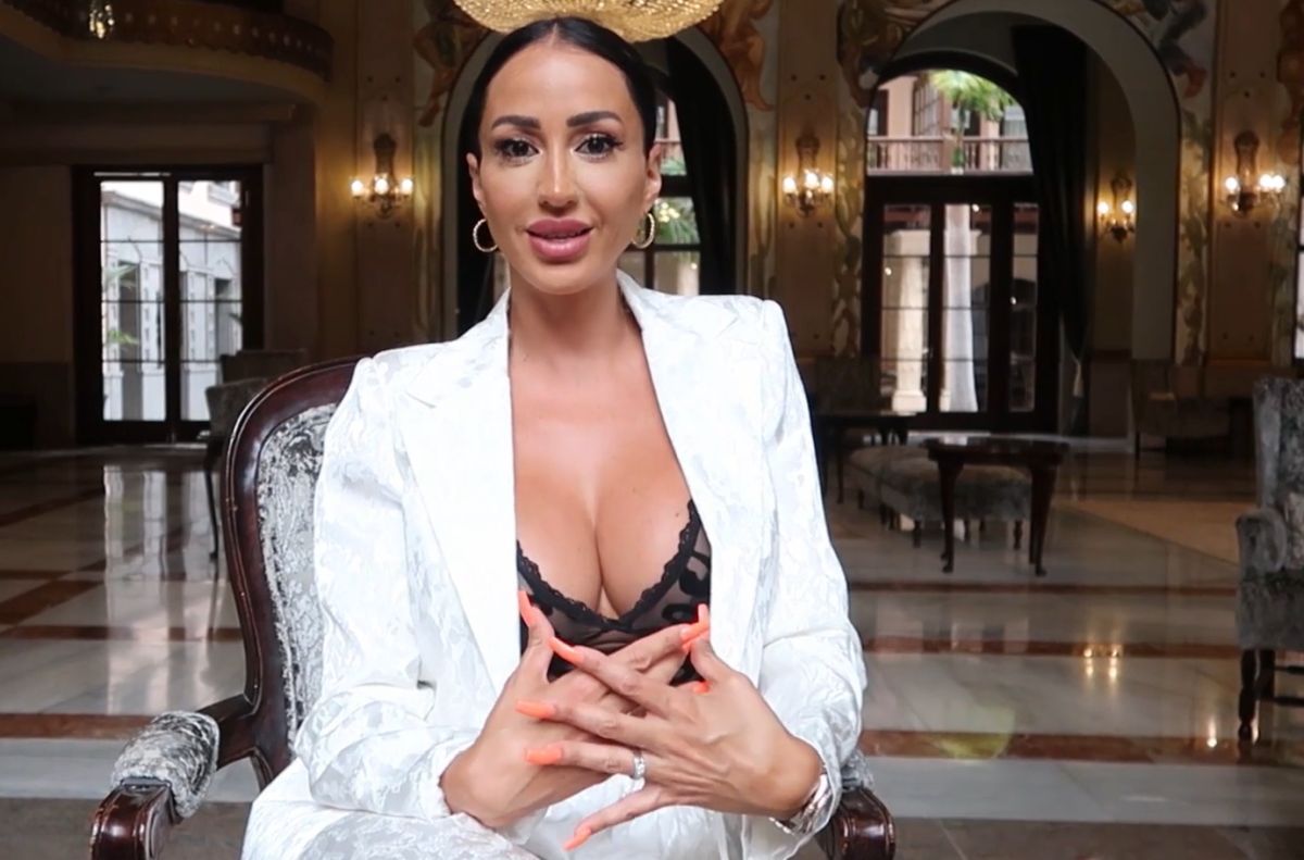 FOTO Frumoasa Aurah Ruiz nu mai face față mesajelor: „Să nu vă supărați dacă iubiții voștri îmi scriu mie!"