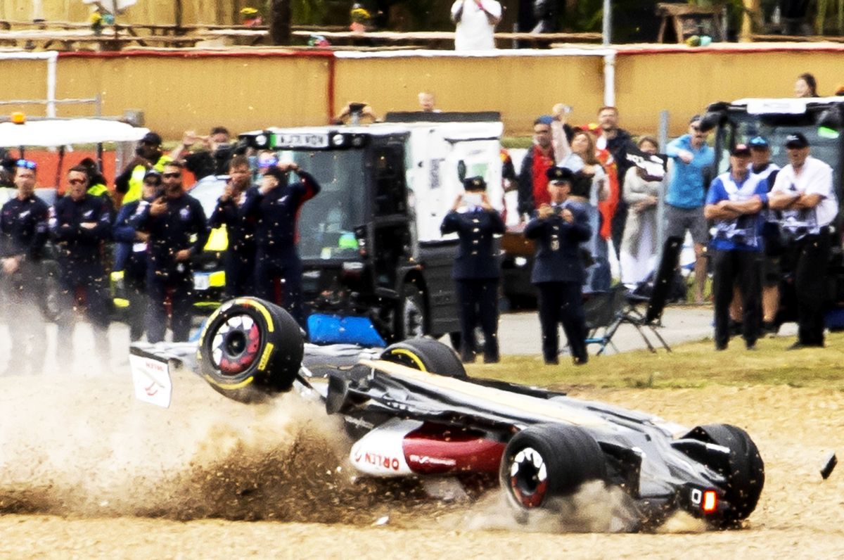 Formula 1 - Accident Silverstone, Russell - Zhou