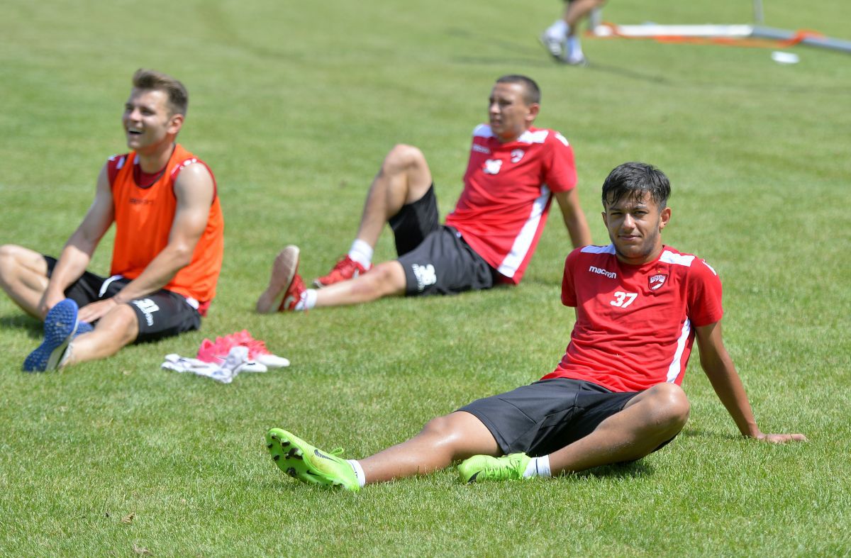 „Mi-am făcut curaj să scriu acest mesaj...” » Scrisoarea emoționantă a jucătorului alungat de Dinamo: „De ce nu am reușit? Aș răspunde în felul următor”