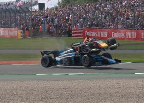 Accident teribil în Formula 2! » S-a urcat cu monopostul peste un adversar și era să provoace o tragedie