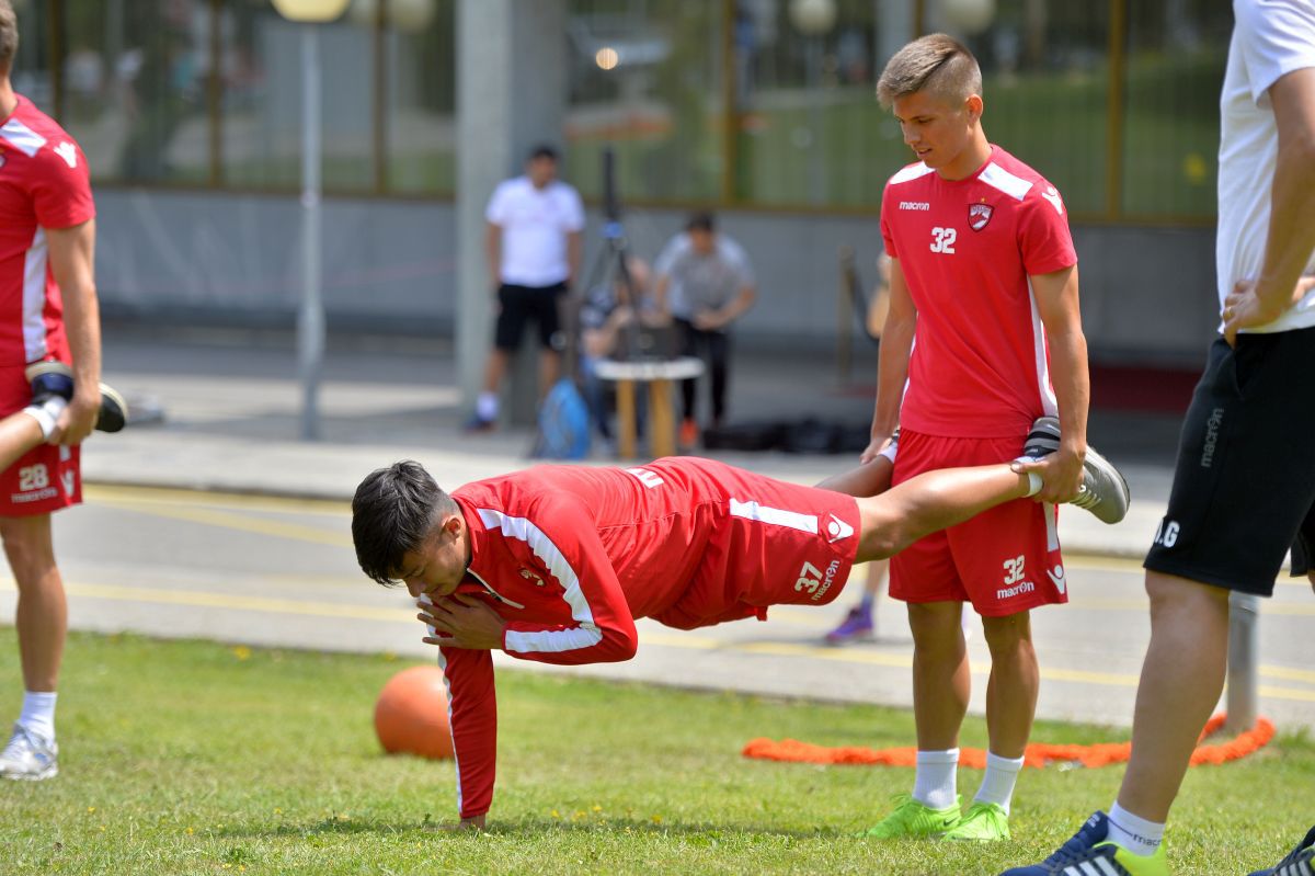 „Mi-am făcut curaj să scriu acest mesaj...” » Scrisoarea emoționantă a jucătorului alungat de Dinamo: „De ce nu am reușit? Aș răspunde în felul următor”