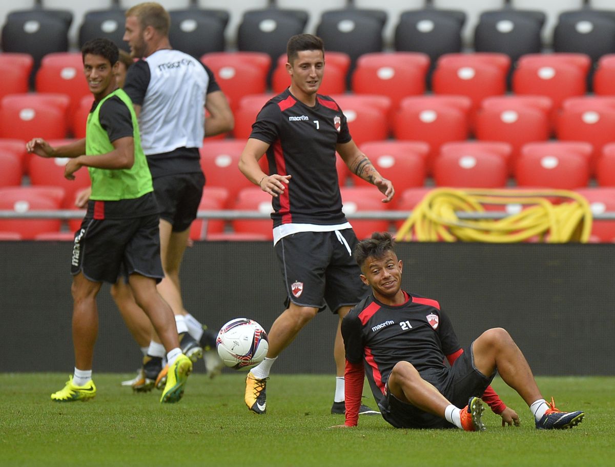 „Mi-am făcut curaj să scriu acest mesaj...” » Scrisoarea emoționantă a jucătorului alungat de Dinamo: „De ce nu am reușit? Aș răspunde în felul următor”