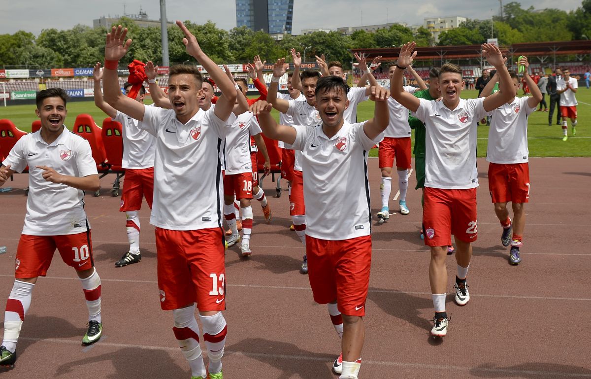 Strigătul jucătorului captiv la Dinamo: „Am intrat în depresie, ne-au înlăturat ca pe niște câini vagabonzi!” + Ignorat și acum de șefi: „Le-am spus să-mi dea actele, dar n-am primit niciun răspuns”