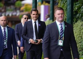 „Așa se poartă un costum” » Roger Federer, impecabil într-o apariție-surpriză la Wimbledon