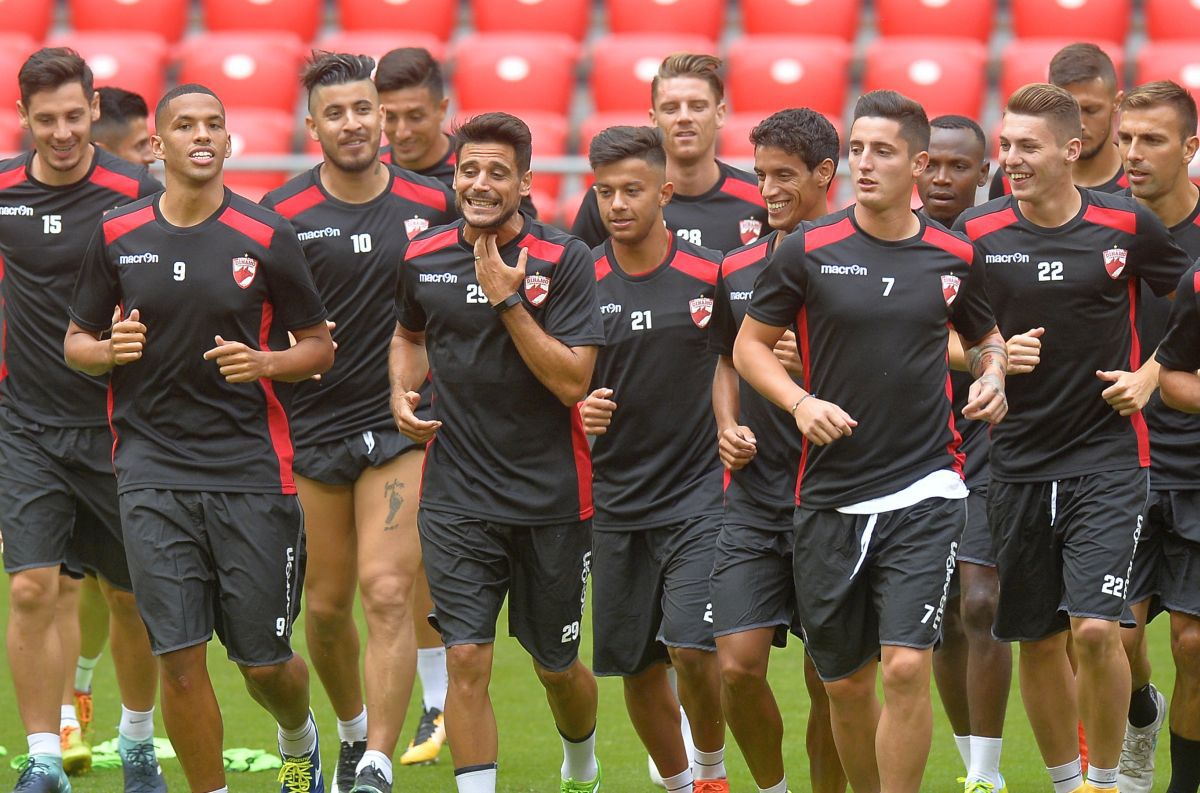 Strigătul jucătorului captiv la Dinamo: „Am intrat în depresie, ne-au înlăturat ca pe niște câini vagabonzi!” + Ignorat și acum de șefi: „Le-am spus să-mi dea actele, dar n-am primit niciun răspuns”