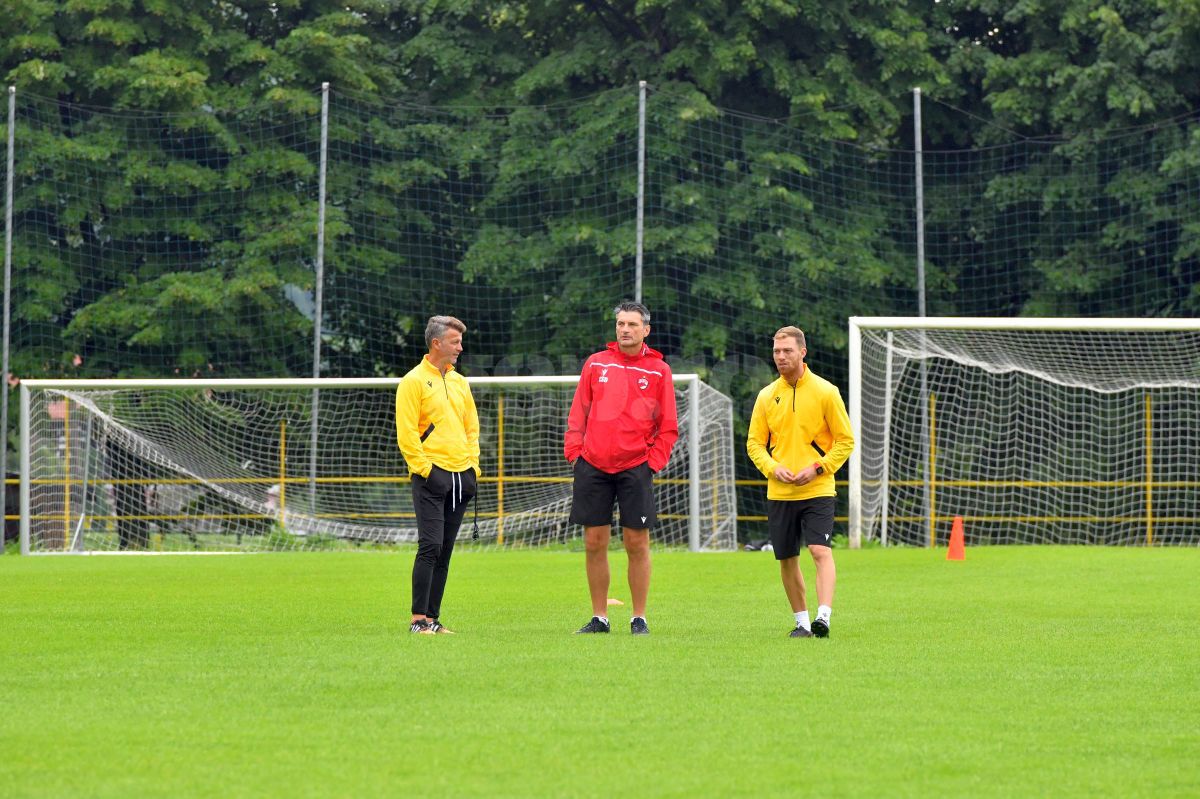 Imagini inedite: Ce a reușit Burcă la Dinamo + Acționarul se antrenează de parcă vrea să fie titular în derby :D