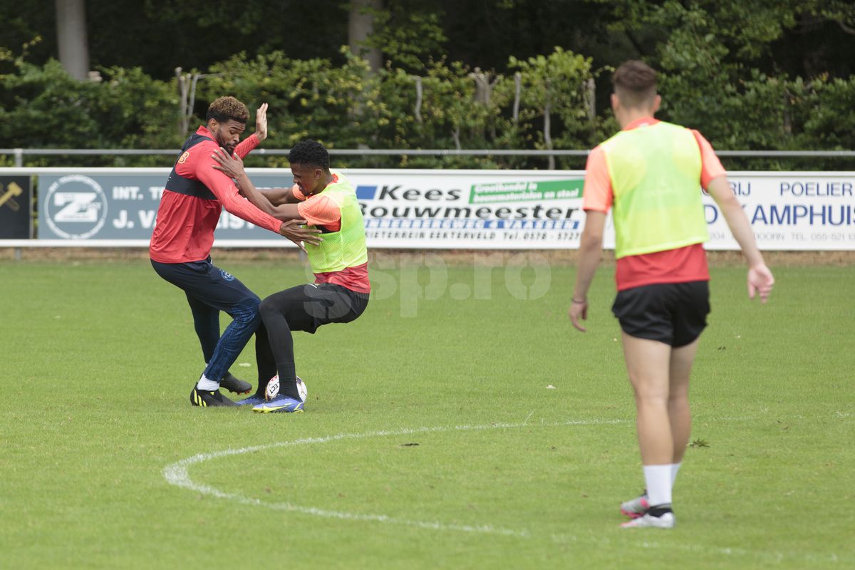 Filmare impresionantă din dronă, la cel mai tare exercițiu din antrenamentul FCSB: Ngezana vs Edjouma, duel „unu la unu”! Care a fost cea mai încinsă dispută