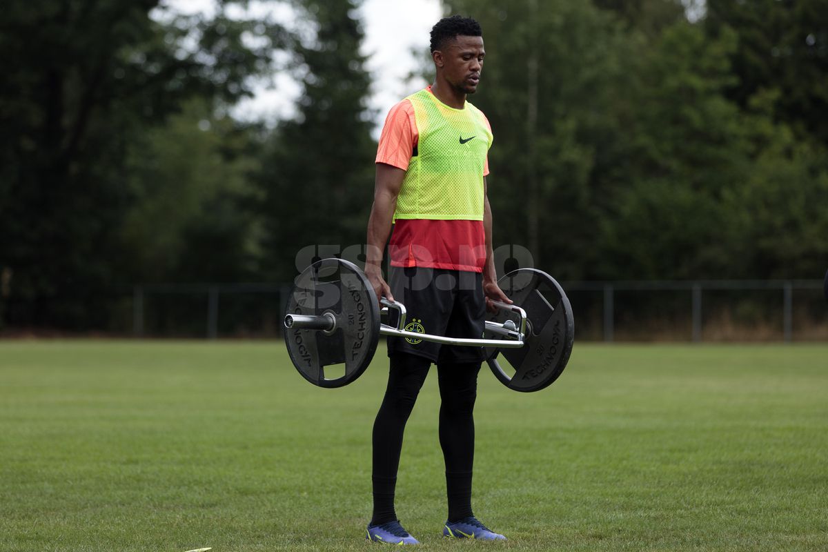 Antrenament FCSB 3 iulie /  Siyabonga Ngezana