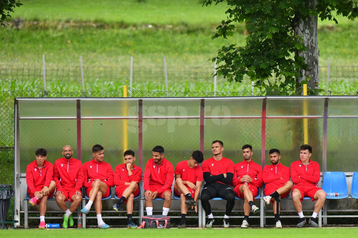 Imagini inedite: Ce a reușit Burcă la Dinamo + Acționarul se antrenează de parcă vrea să fie titular în derby :D