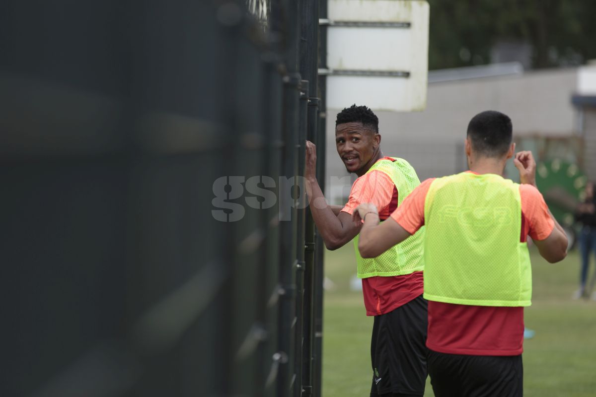 Siyabonga Ngezana la antrenamentul FCSB, 3 iulie