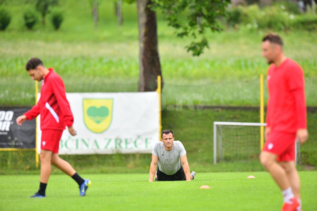 Imagini inedite: Ce a reușit Burcă la Dinamo + Acționarul se antrenează de parcă vrea să fie titular în derby :D