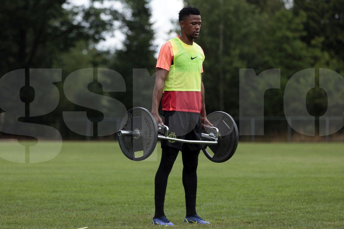 Siyabonga Ngezana la antrenamentul FCSB, 3 iulie