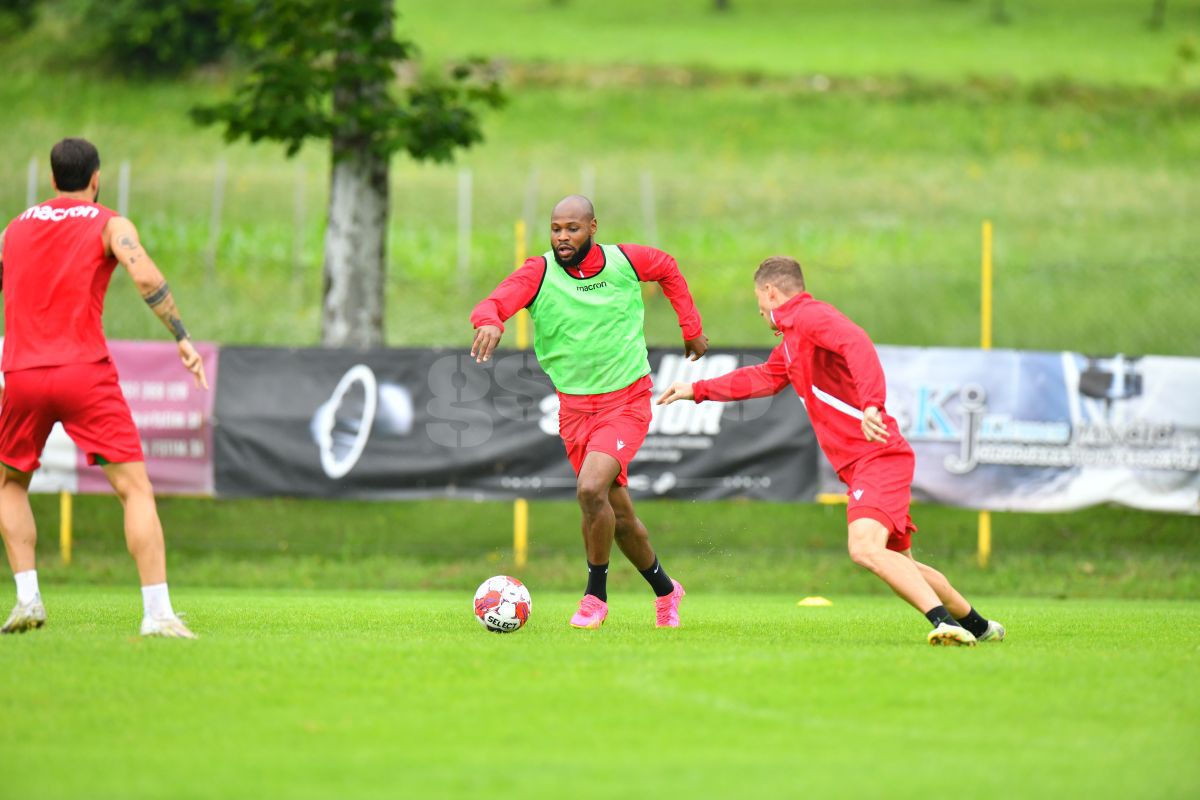 Imagini inedite: Ce a reușit Burcă la Dinamo + Acționarul se antrenează de parcă vrea să fie titular în derby :D