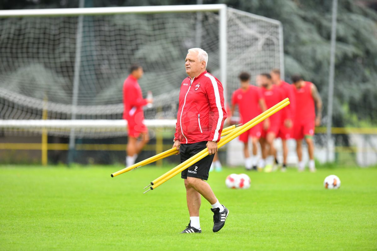 Imagini inedite: Ce a reușit Burcă la Dinamo + Acționarul se antrenează de parcă vrea să fie titular în derby :D