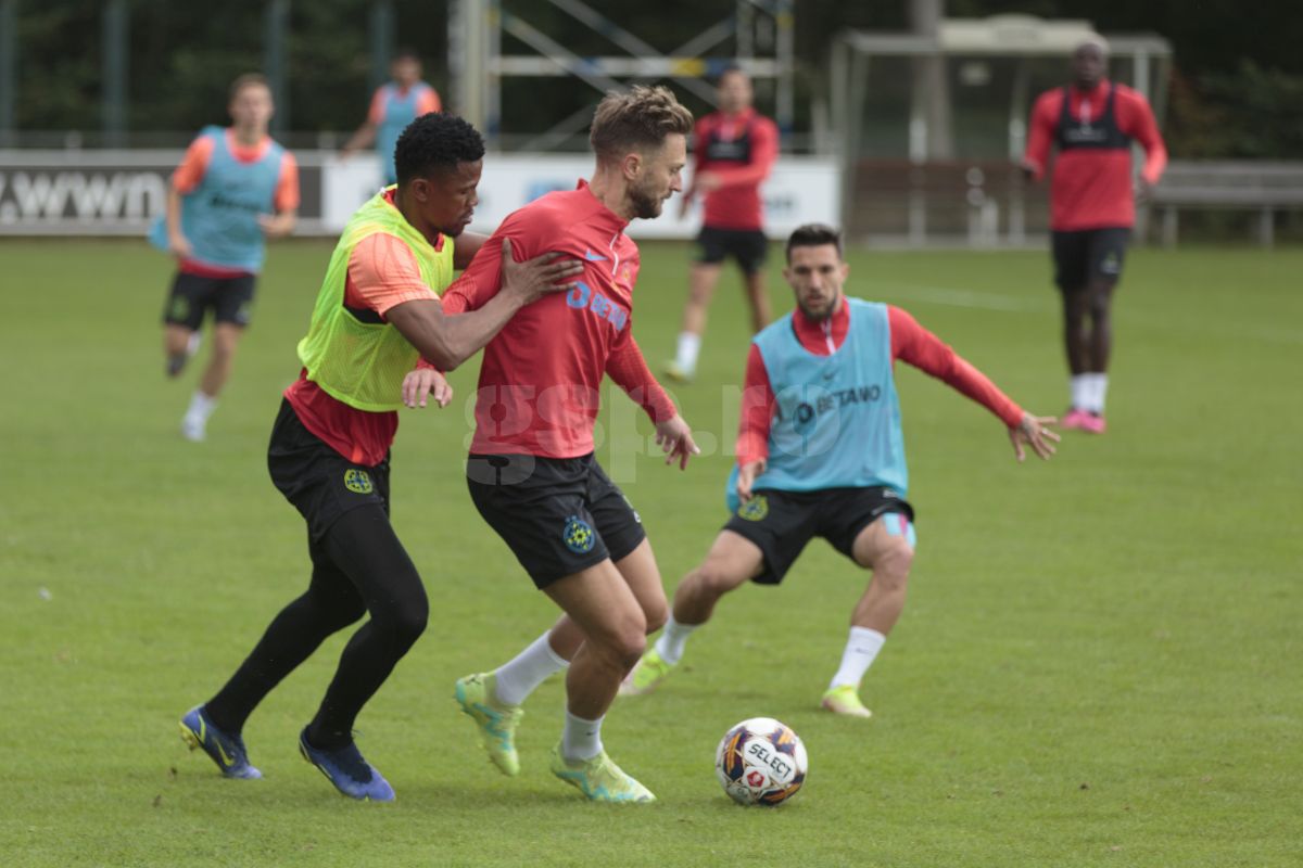 Siyabonga Ngezana la antrenamentul FCSB, 3 iulie