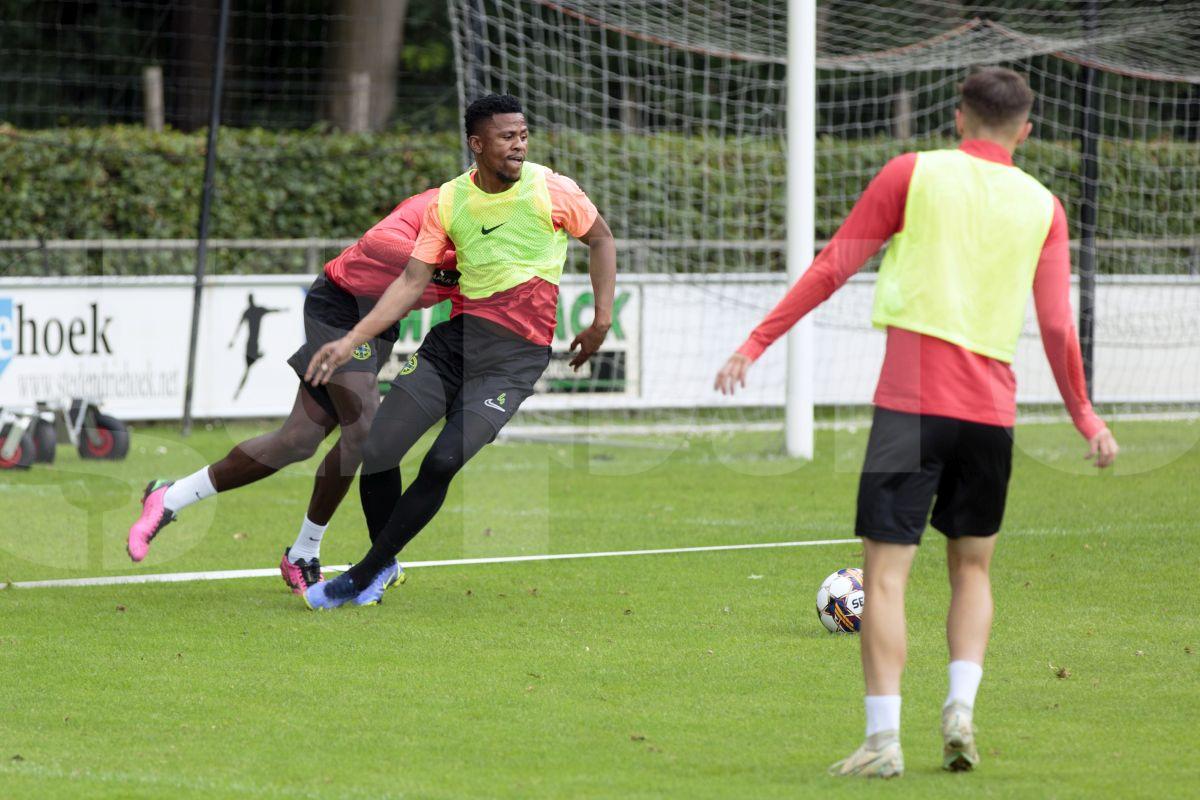 Siyabonga Ngezana la antrenamentul FCSB, 3 iulie