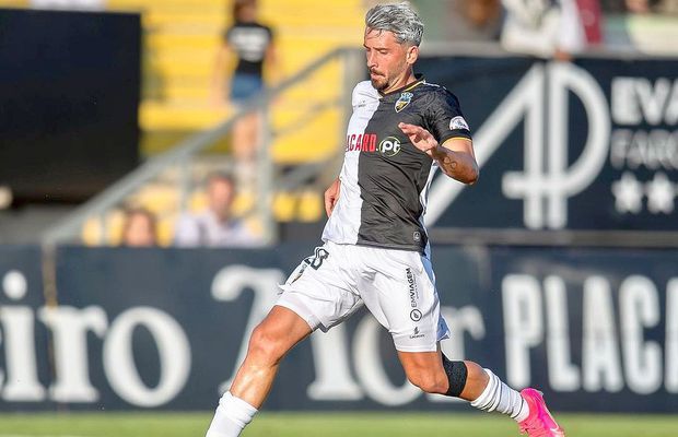 Cristian vs Cristiano » Atacantul român urmărit din 2005 de Gazetă joacă împotriva idolului său, Cristiano Ronaldo