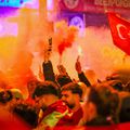 Sărbătoarea turcilor pe străzile din Germania, după calificarea în sferturi. Sursă foto: Imago