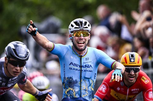 Mark Cavendish, extrem de fericit după victoria record din Turul Franței, foto: Imago