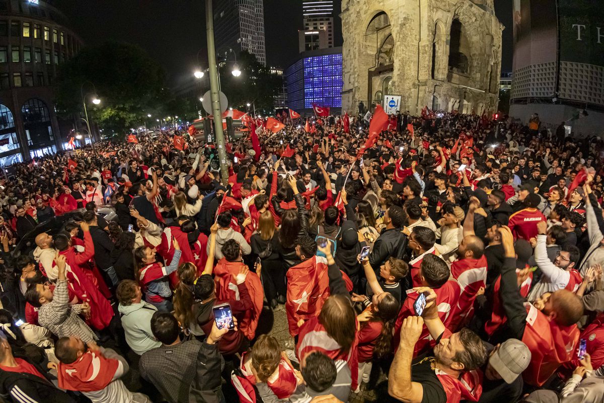 Erdogan, mesaj de susținere pentru naționala Turciei » A fost nebunie pe străzile din Germania