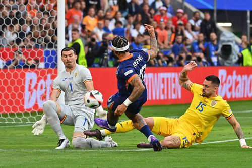 România a fost eliminată de la Campionatul European, 0-3 cu Olanda în optimile de finală