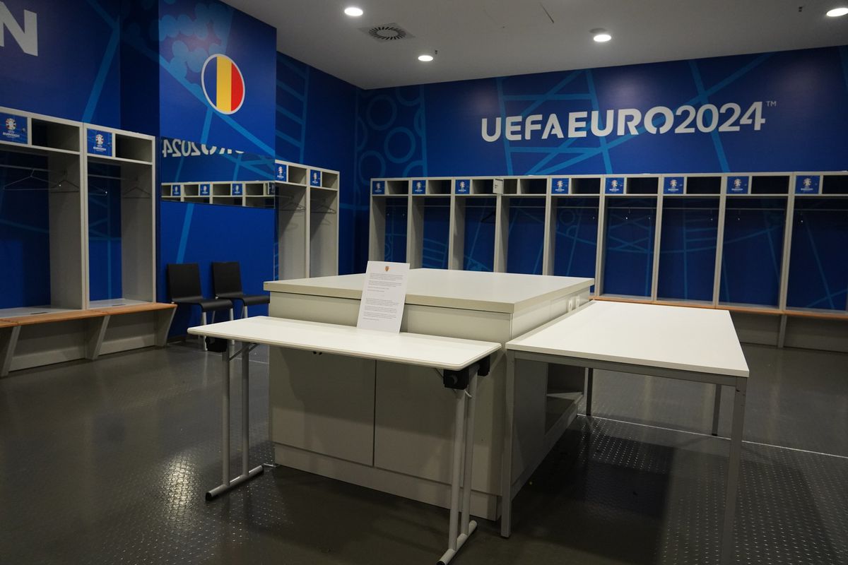 „Tricolorii” au făcut curat în vestiarul de pe „Allianz Arena”
