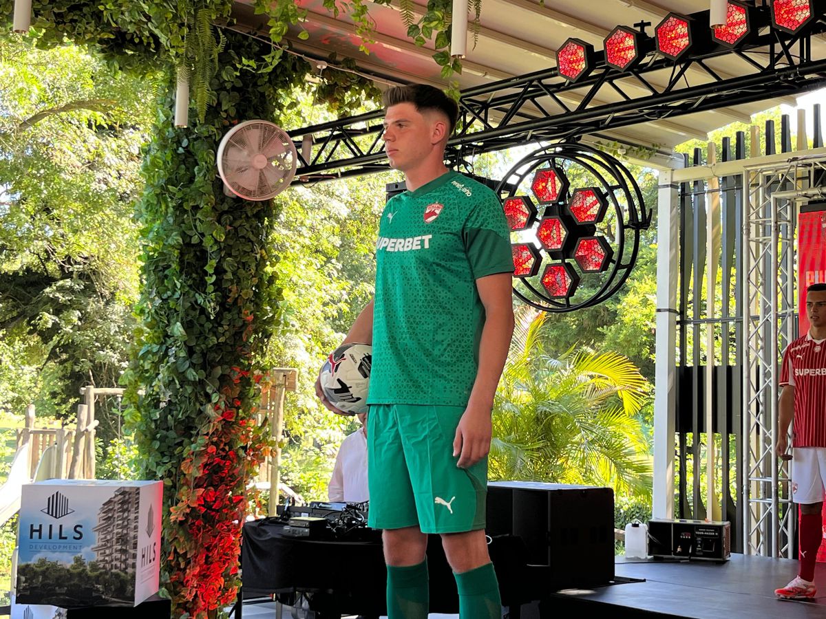 Raul Rusescu, după ce a văzut echipamentele lui Dinamo: „E de la Steaua? Zici că e de antrenament”