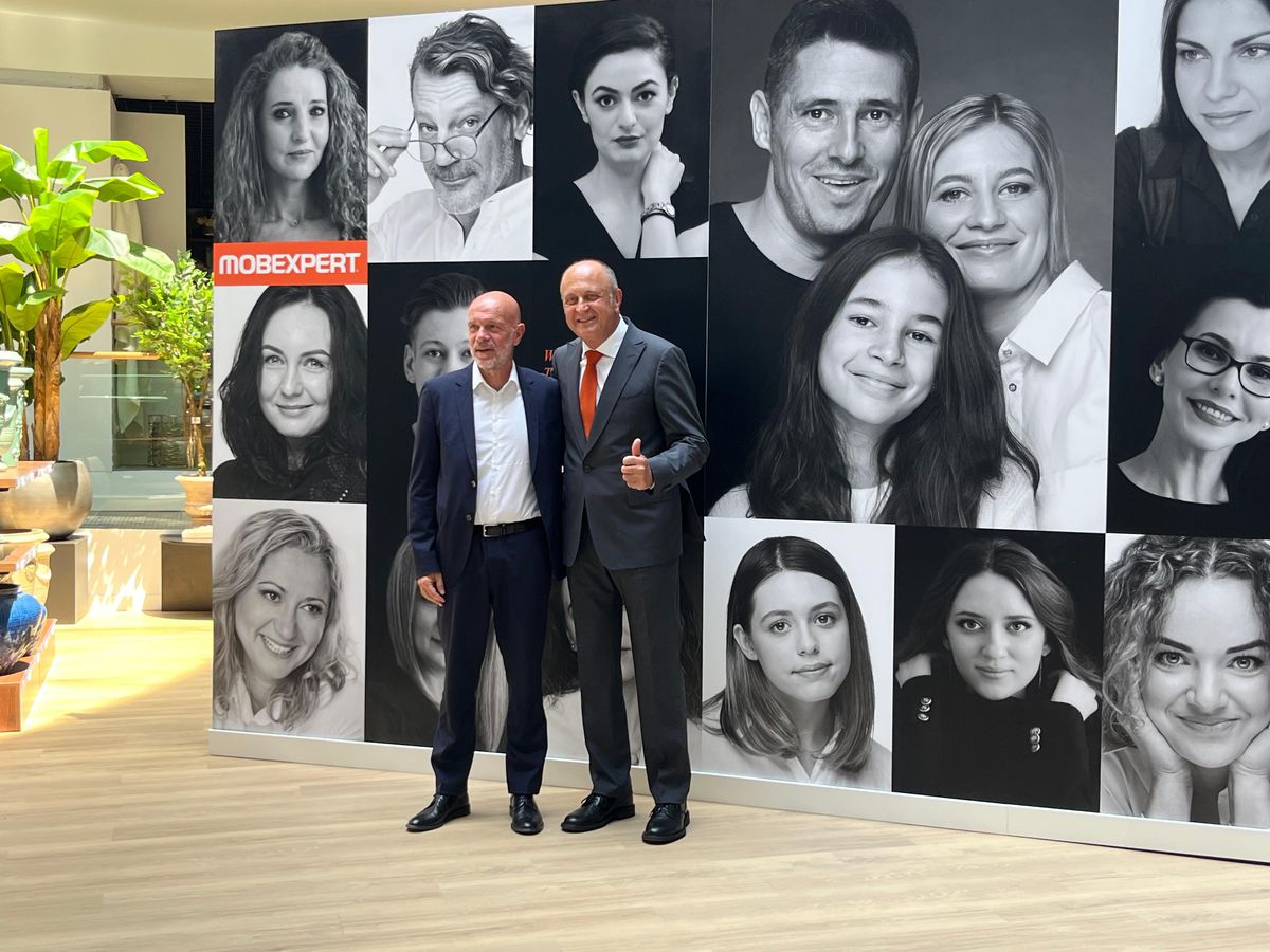 Rapid la Mobexpert - lansare magazin