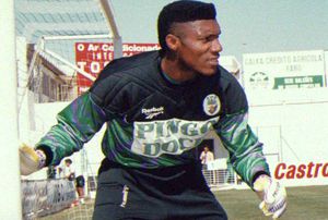 A murit Peter Rufai, portarul legendarei echipe a Nigeriei de la Mondialul din 1994