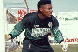 A murit Peter Rufai, portarul legendarei echipe a Nigeriei de la Mondialul din 1994