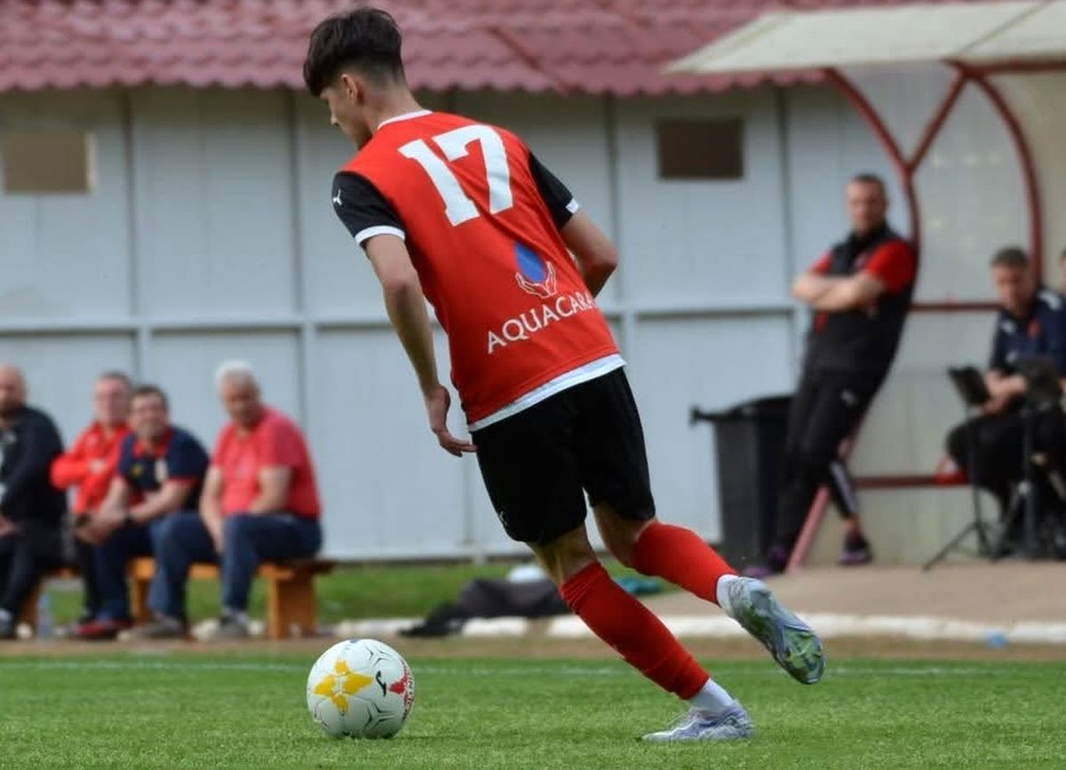 Fiul unui nume cunoscut din istoria Diviziei A tocmai a semnat cu Steaua: „Nu mi-e frică, îi știu calitățile”