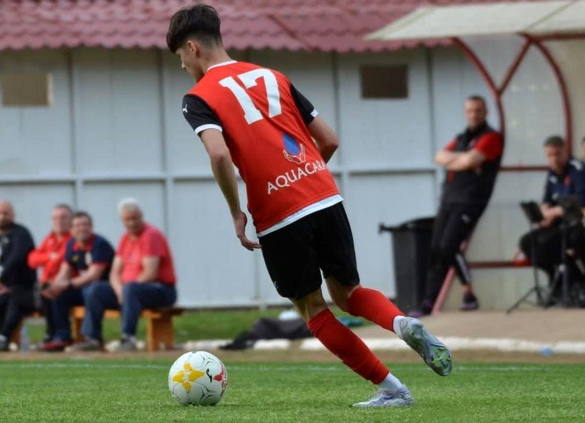 Ianis Doană, fiul lui Leontin Doană » Băiatul fostului mijlocaș de la Reșița s-a transferat la Steaua