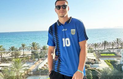 Presa locală vine cu două variante pentru Daniel Paraschiv, după ce Oviedo a promovat în La Liga