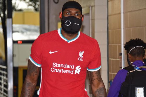 LeBron James în tricoul lui Liverpool / Foto: Twitter @JoePompliano