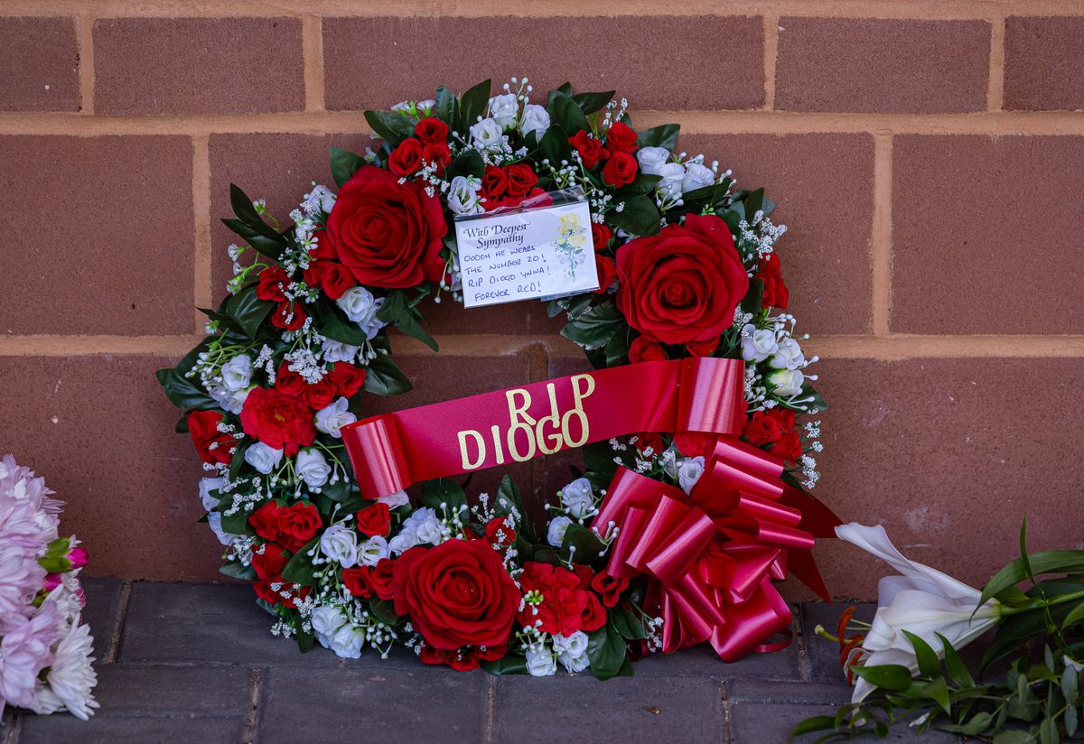 Fanii lui Liverpool i-au adus un omagiu lui Diogo Jota după decesul fotbalistului