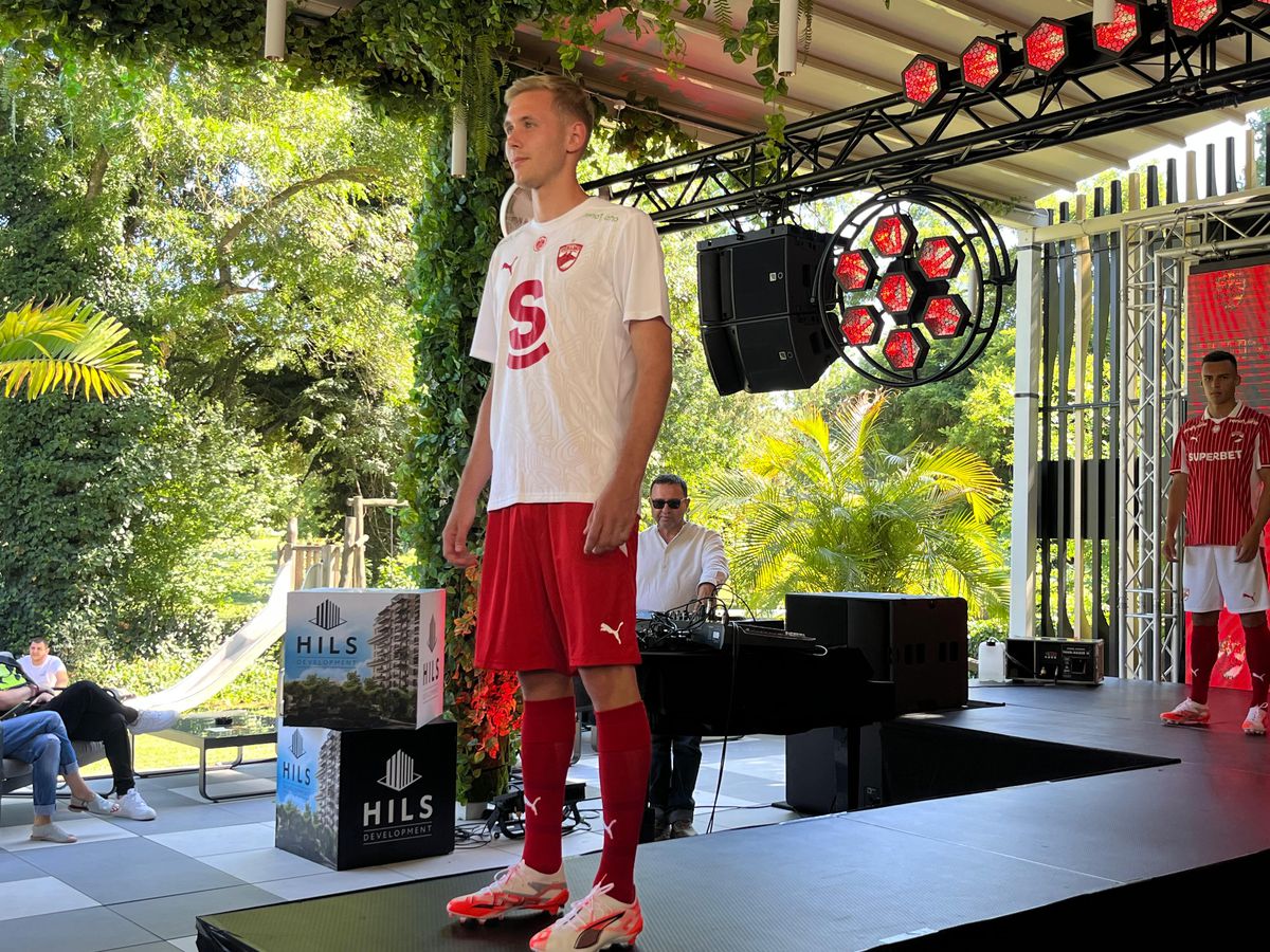 Raul Rusescu, după ce a văzut echipamentele lui Dinamo: „E de la Steaua? Zici că e de antrenament”