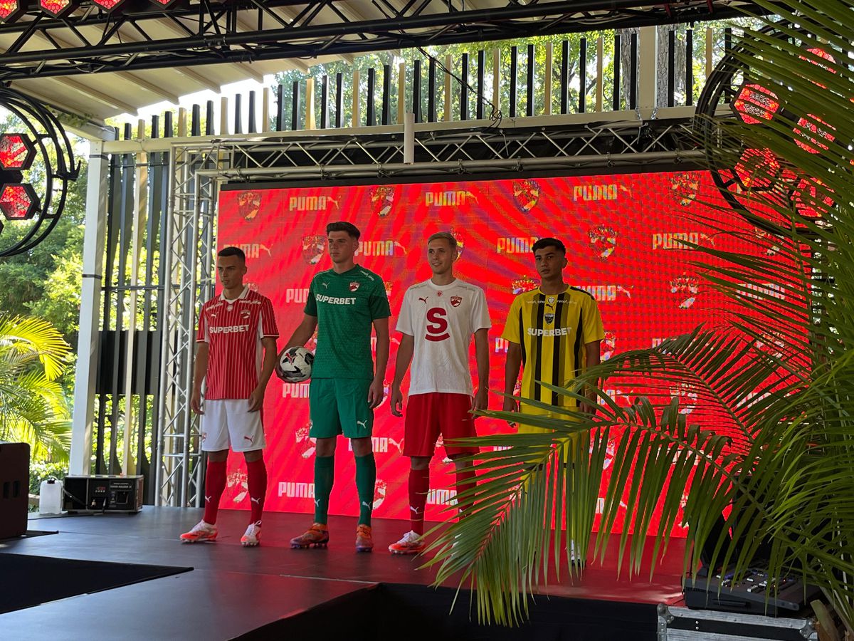 Raul Rusescu, după ce a văzut echipamentele lui Dinamo: „E de la Steaua? Zici că e de antrenament”