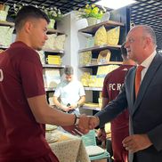 Rapidiștii au participat la inaugurarea unui nou magazin Mobexpert în București. Foto: Carmen Dumitru (GSP.RO)