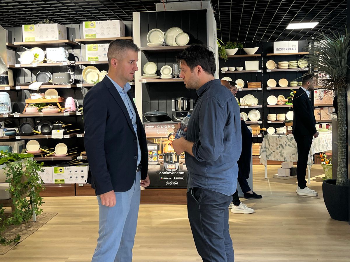 Rapid la Mobexpert - lansare magazin