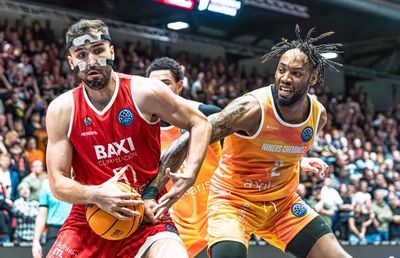 Emanuel Cățe a luat decizia cu privire la viitorul său » Pivotul naționalei va rămâne în cel mai puternic campionat al Europei